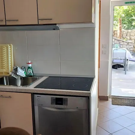 Serene With Hot Tub Holiday home Crikvenica