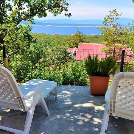 Serene With Hot Tub Crikvenica