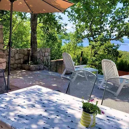 Serene With Hot Tub *